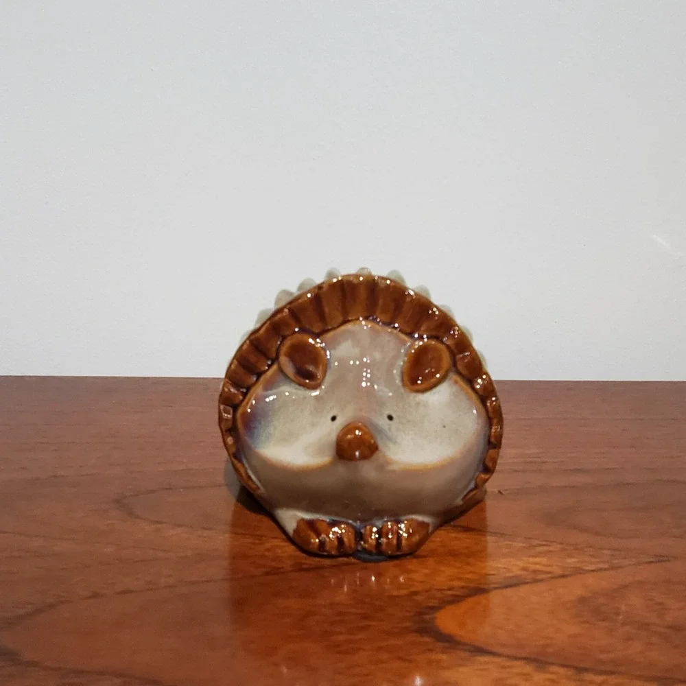 Mayrich Company ceramic‎ hedgehog tealight candle holder, no chips or cracks
